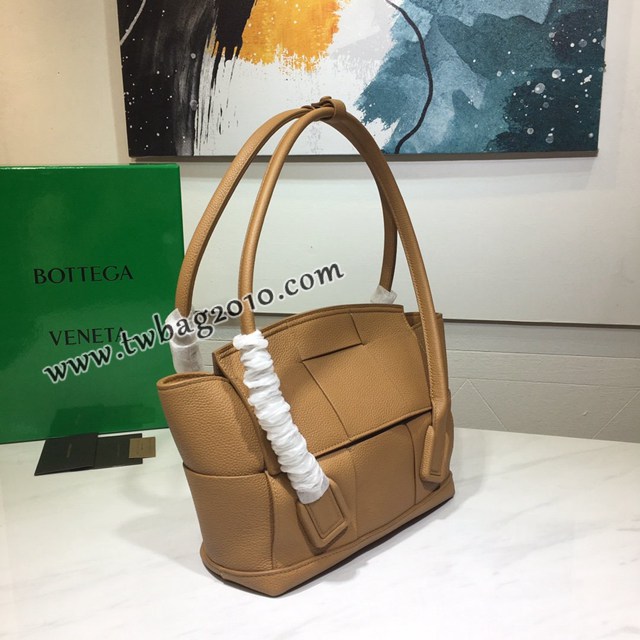 Bottega veneta高端女包 寶緹嘉爆款THE ARCO編織款手提包  BV經典款蝙蝠包  gxz1114